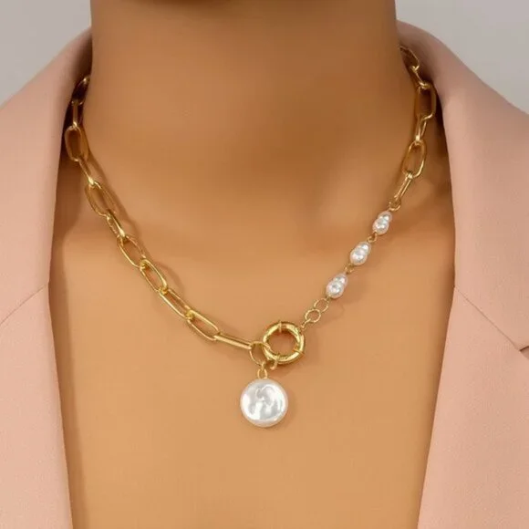 “CHARLOTTE” - Elegant gold plated pearl link necklace - Picture 1 of 2